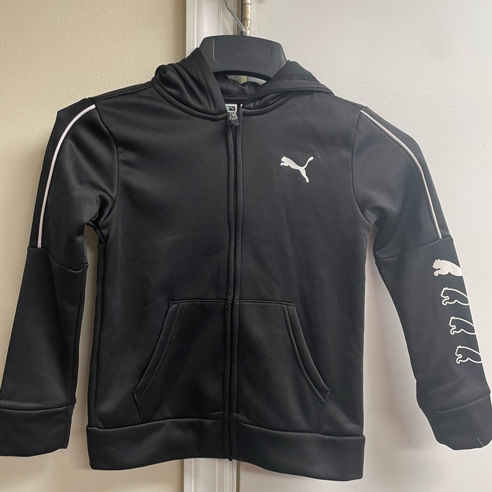 Kids puma hoodie size 6t